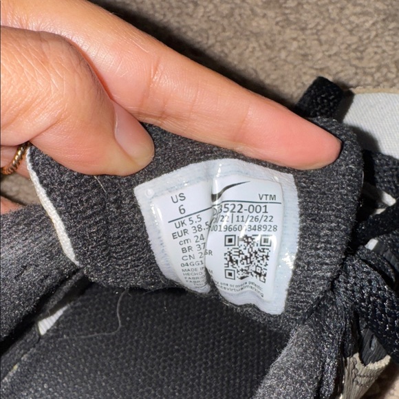 Nike Air Max 90s Women's Black and White Sneakers - Picture 6 of 6